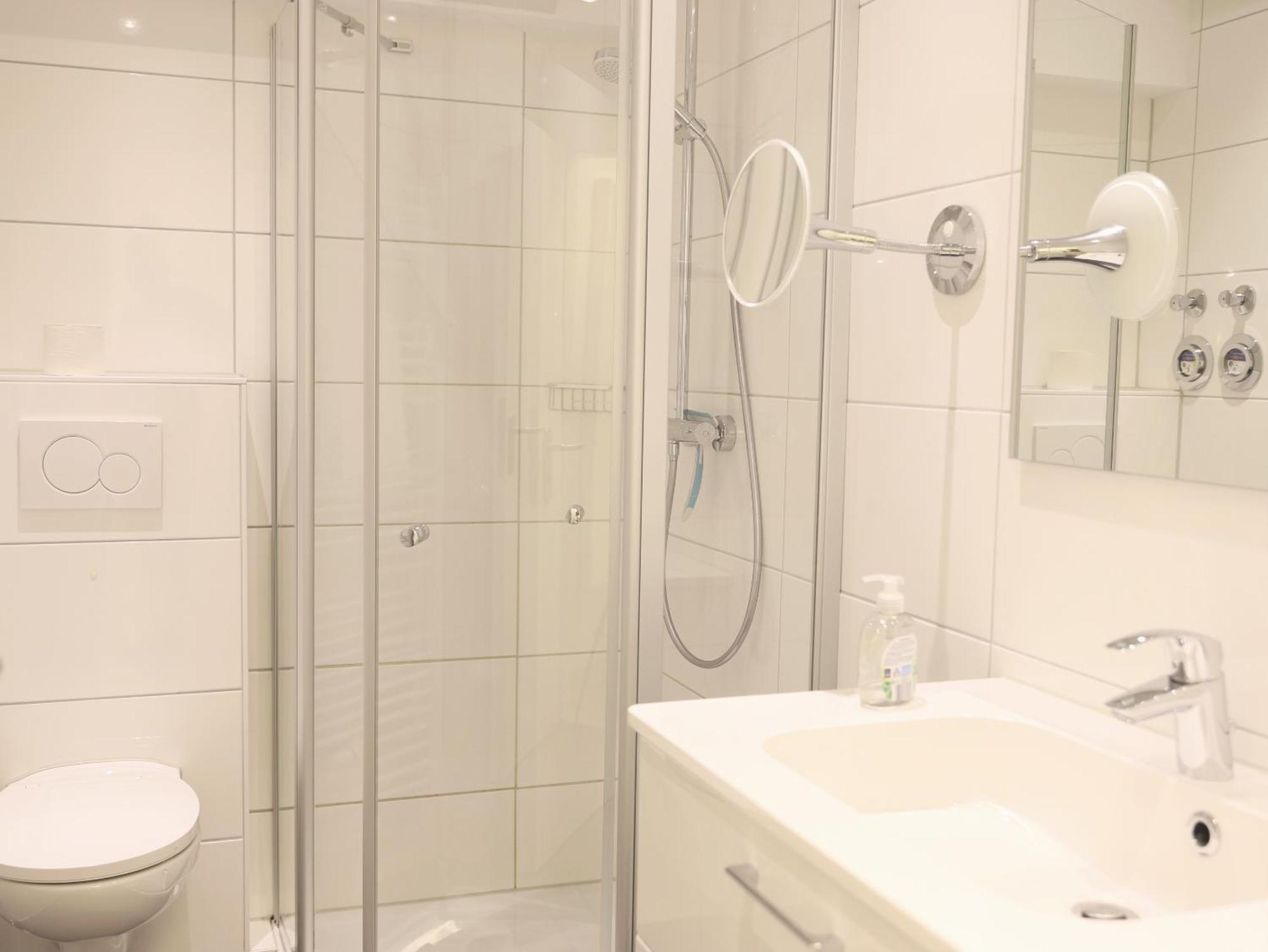 Erleben Sie Ihren Urlaub Im Zentral Gelegenen Apartmenthaus Strandburg Im Herzen Von 1 Apartment Westerland